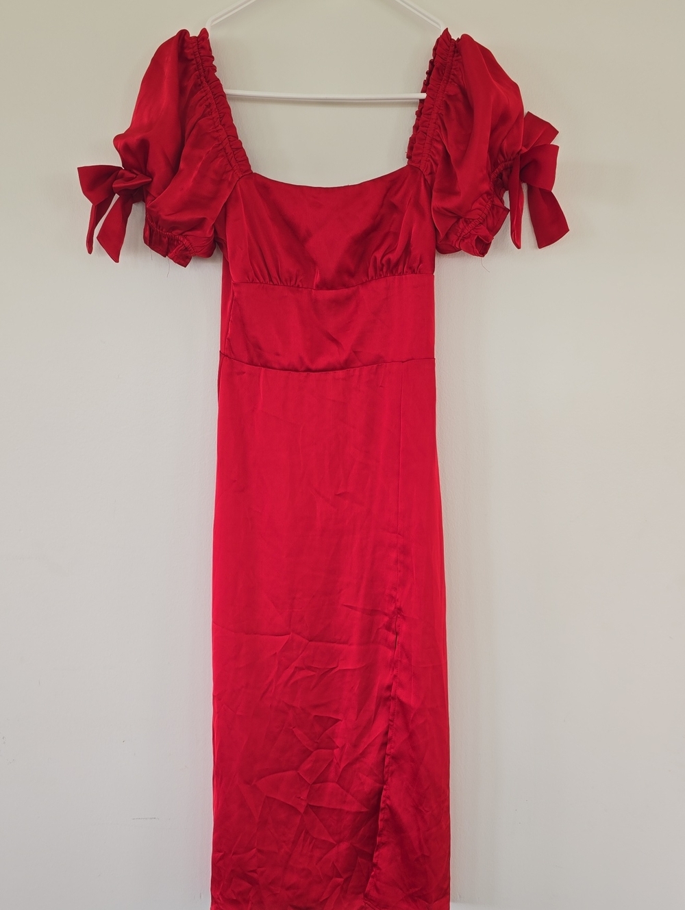 Francesca's Collections Red Midi Dress with Puff Tie Sleeves